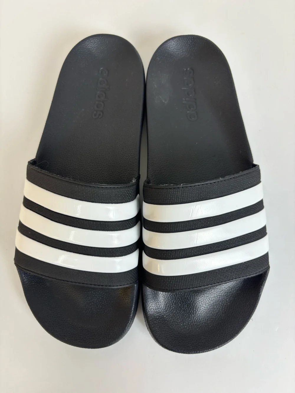 Adidas Adilette Slide Sandals Lightweight Gym Shower Workout Beach Black Size 10